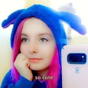 Meet your Posher, Roxanne